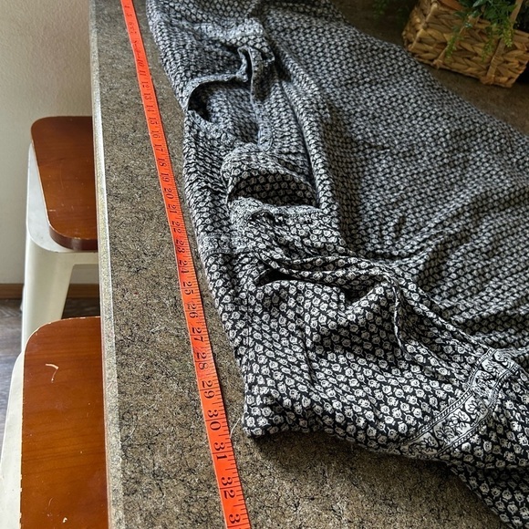 Old Navy XXL Long Sleeve Floral-Print Split-Neck Plus-Size Swing
Dress - Picture 8 of 9